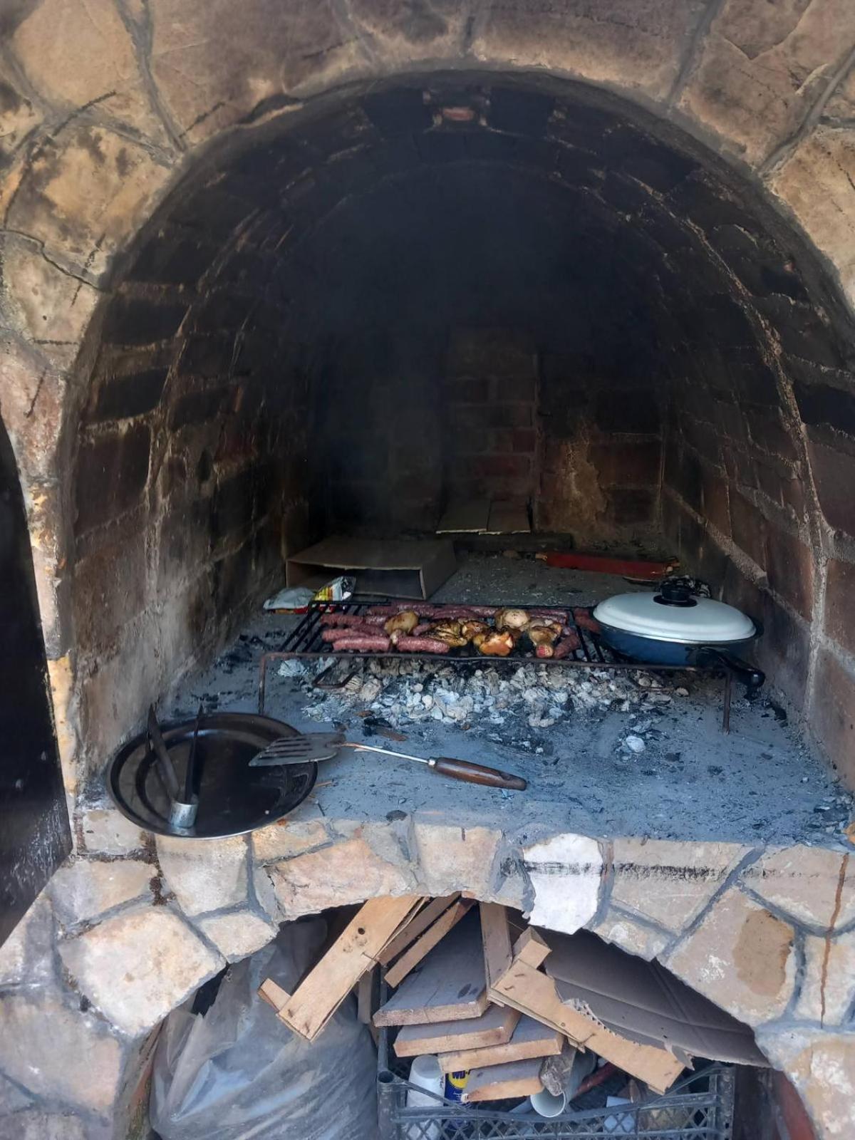 Villa Kuca Za Odmor Sa Bazenom Diva Grabovica Jablanica Exterior foto